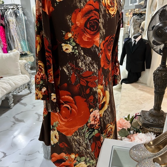 Beautiful new blouse with tags - Picture 2 of 5